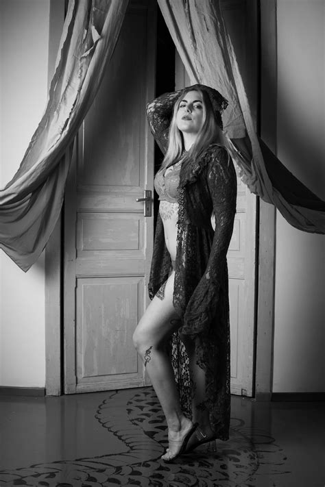 Nudes Photos, Download The BEST Free Nudes Stock Photos & HD Images