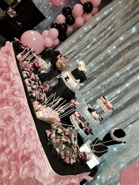 CHANEL N°16 / Birthday "CHANEL N° 16: A CHYNA DOLL COLLECTION EXCLUSIVE