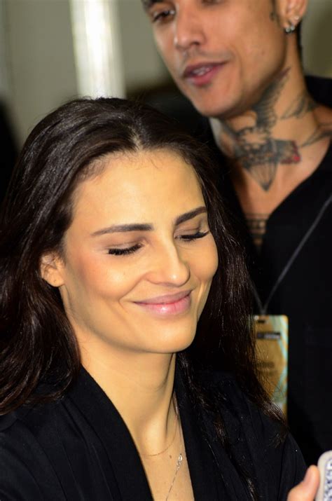 Foto: Fernanda Tavares se prepara com o maquiador Ricardo dos Anjos