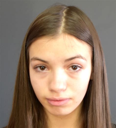 Alertă! O fată de 15 ani a dispărut în drum spre școală la Timișoara! A ...