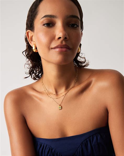 May Birthstone Pendant Necklace | Gold/Dyed Green Chalcedony | Missoma