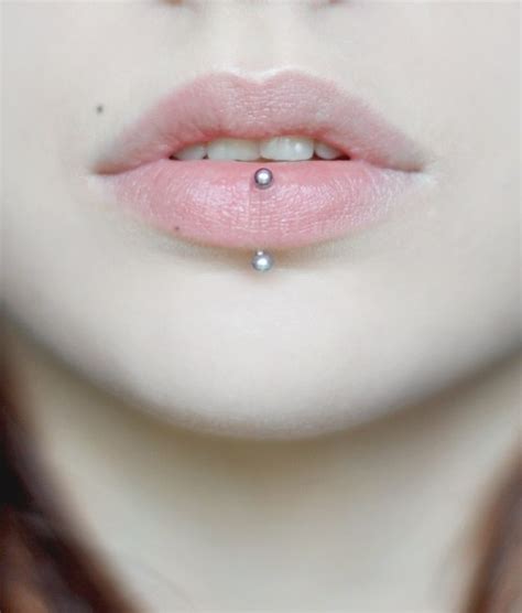 vertical labret piercing on Tumblr
