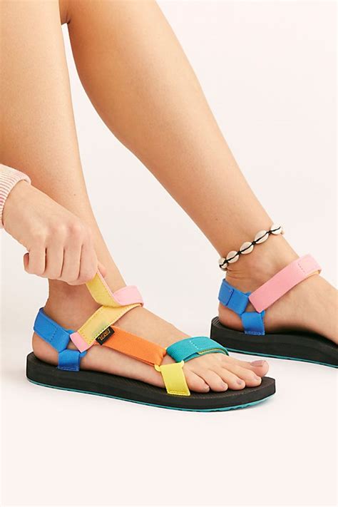 These Are the 25 Most Comfortable Sandals | Who What Wear