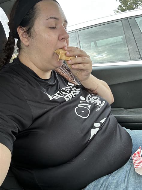 Fatty has to eat : r/Fat_Fetish