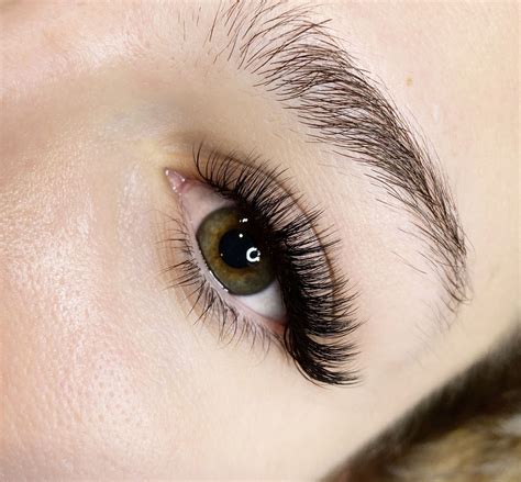 Hybrid Lash Extensions: The Ultimate Guide – SkinTots.com