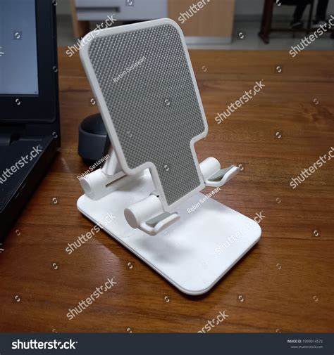 Simple Cool Mobile Phone Dispenser Stock Photo 1999014572 | Shutterstock