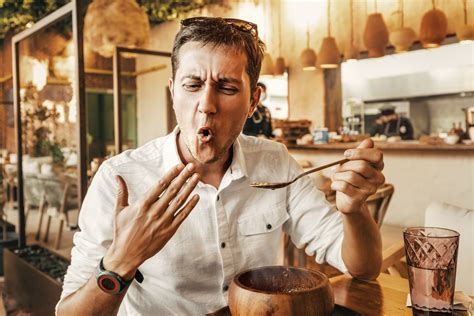 Man Dragged for Berating Friend With Garlic Sensitivity for Not Using