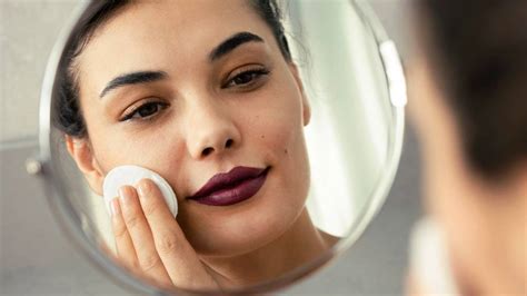 Retinol and Pimples: Can It Cause Skin Purging? - IAPAM
