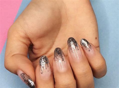 Френч с блестками: роскошные идеи маникюра с блестящим декором | Nails ...