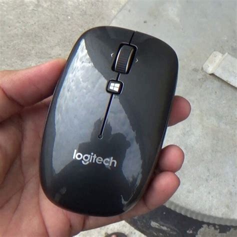 Logitech M557 Bluetooth Wireless Mouse - Nastars