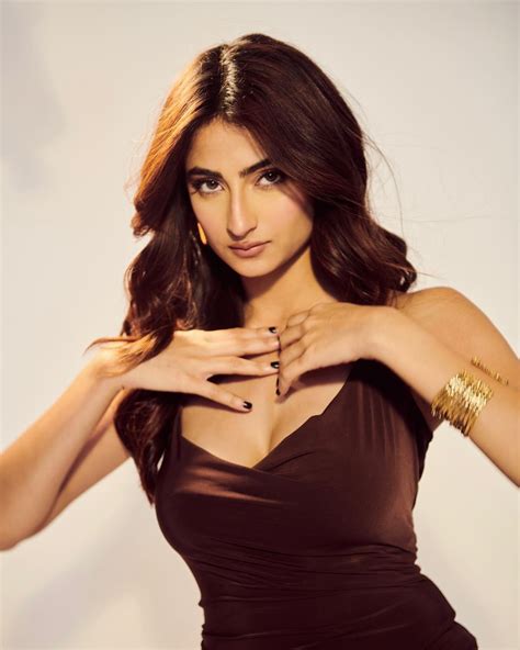 Palak Tiwari's glamorous avatar in this stylish dress sets temperature