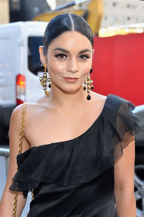 vanessa hudgens nipple 5