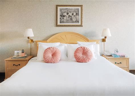 Glendale Express, CA | Affordable Hotel Rooms w Balconies, Free Parking ...