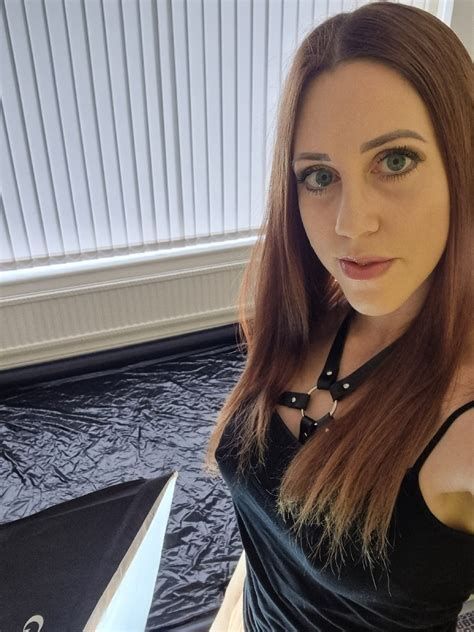 TW Pornstars - Amorina. Twitter. Ready for some naked oil and squirting