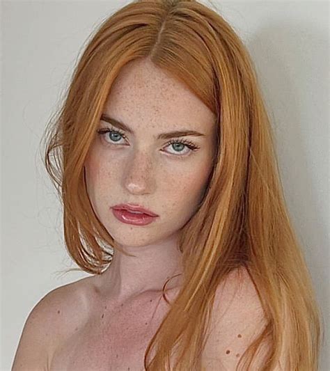 Pin by Manuel Noriega on Peliroja in 2025 | Red hair, Redhead girl