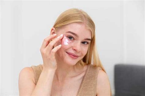 Ячмень на глазу лечение у взрослого какие капли какой мазью