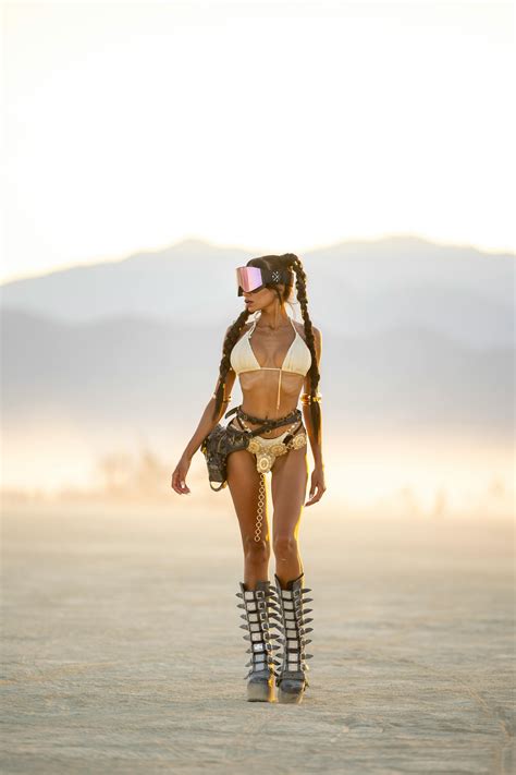 Women+Landing+Strips Photos, Download The BEST Free Women+Landing