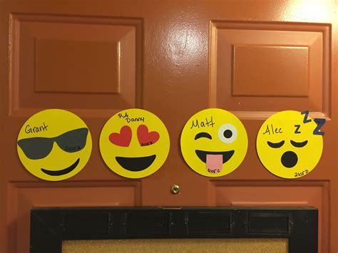 RA door decs emojis … | Ra door decs, Door decorations college, Door decs
