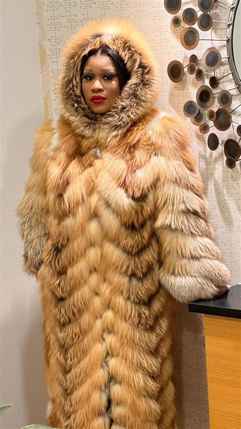 Moscow Red Fox Coat – Silhouette