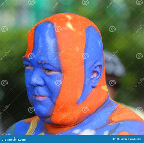 Artists Paint Fully Nude Models Of All Shapes And Sizes During 5th NYC