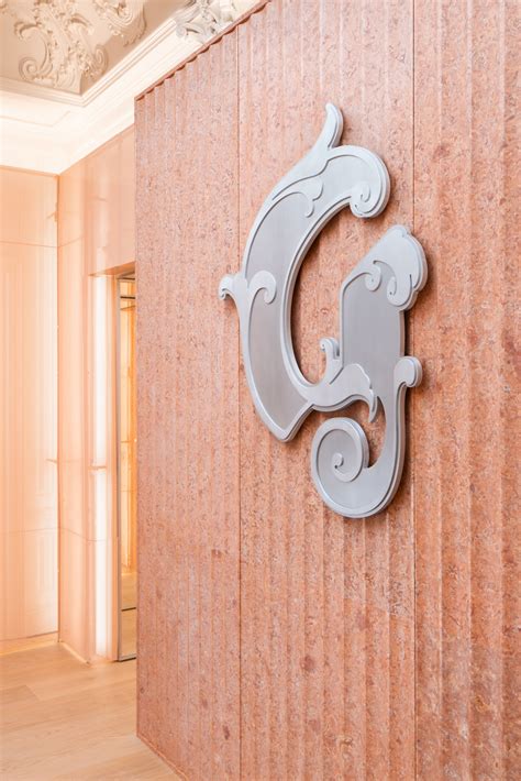 Glossier Opens London Flagship in Covent Garden | Hypebae