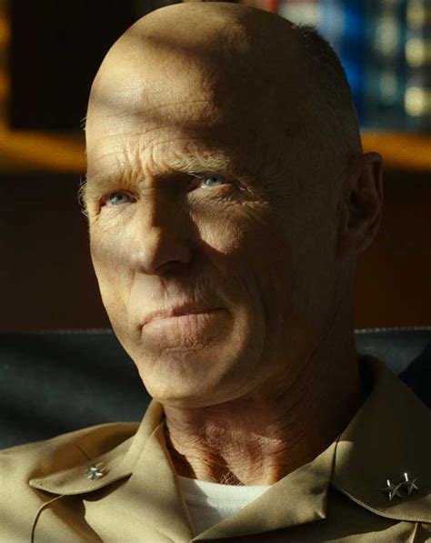 Suri Güçlü rüzgar kritik ed harris top gun Kelepçe gözden geçirmek nihai