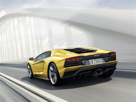 Lamborghini unveils upgraded Aventador S supercar - Business Insider