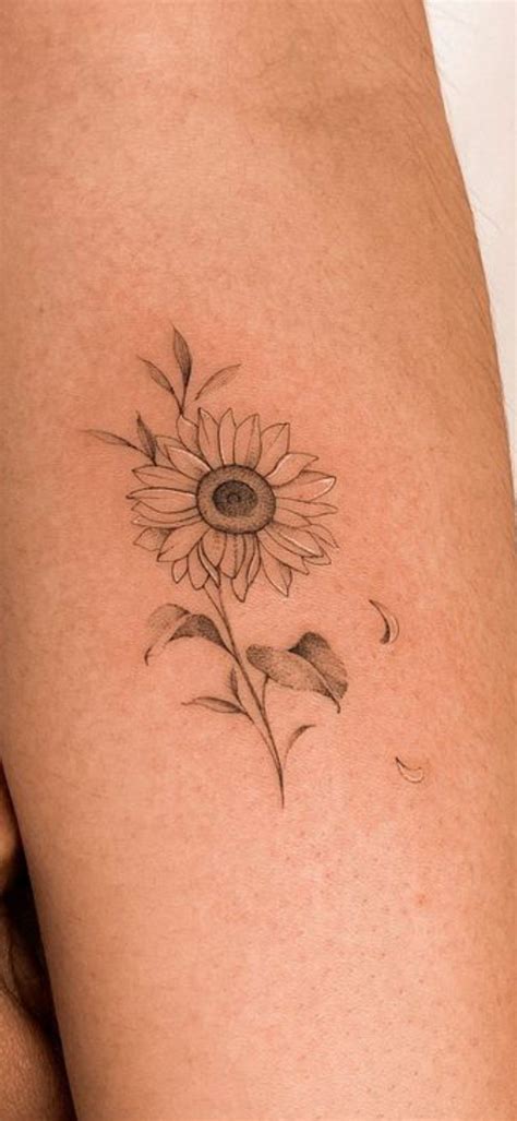Girassol Tatuagem - Pin de Michelle Fadely em Tats | Tatuagens de girassol, Tatuagem ...