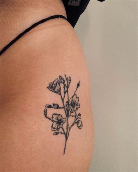 Hip tattoos – Tattoo Designs for Women