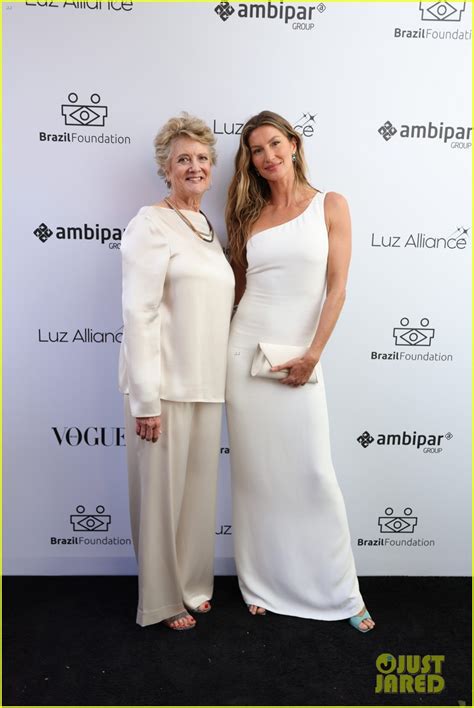 Gisele Bundchen Makes Rare Appearance with Twin Sister Patricia at Luz ...