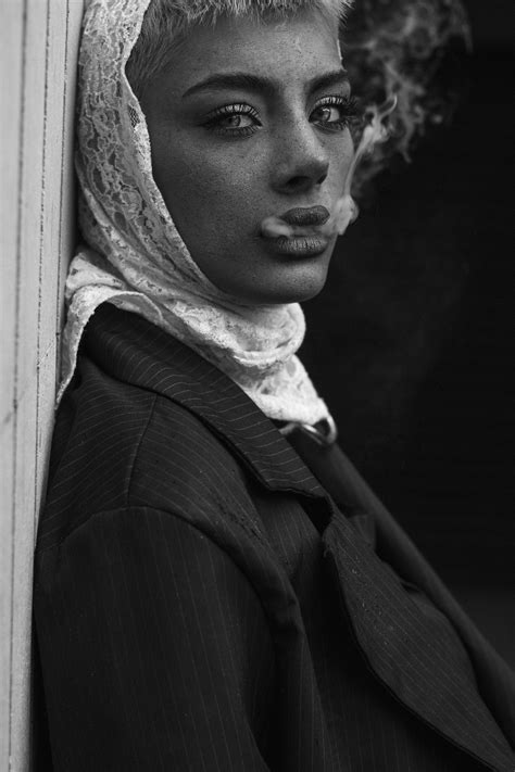 Nude Women Smoking Photos, Download The BEST Free Nude Women Smoking