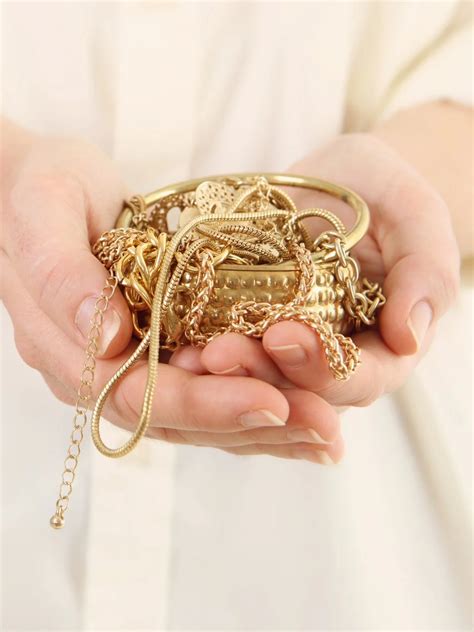 Frustrated shoppers complain about 24 hour stores near me open closing early 3