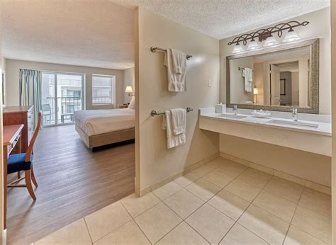 Henlopen Oceanfront Hotel Rehoboth Beach, Delaware, US - Reservations.com