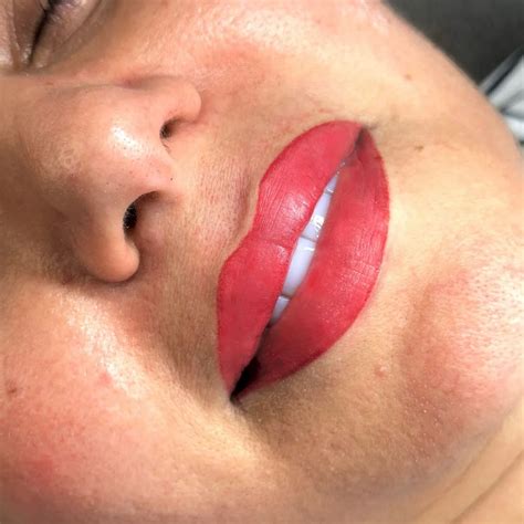 cosmetic lip tattoos completely fade