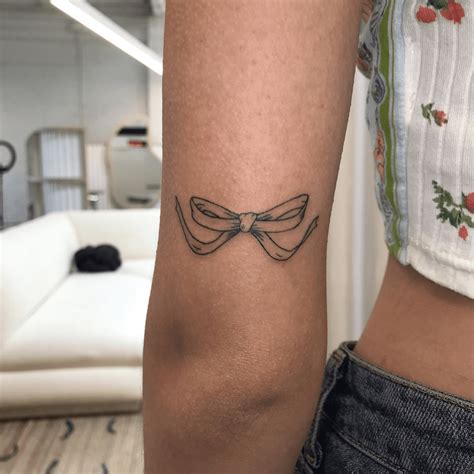 9 Adorable Bow Tattoo Ideas to Try for 2024