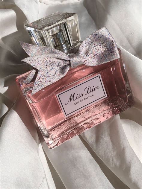perfume scents perfume bottles fragrance perfume dior pink perfume