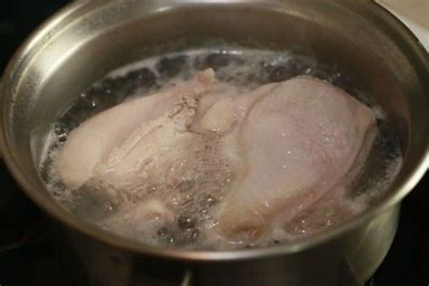 How Long to Boil Chicken Breast? [Boneless, Bone-In, and Frozen] - HowChimp