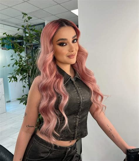 Juls Janeiro vuelve a cambiarse el look, nuevo color de pelo: los