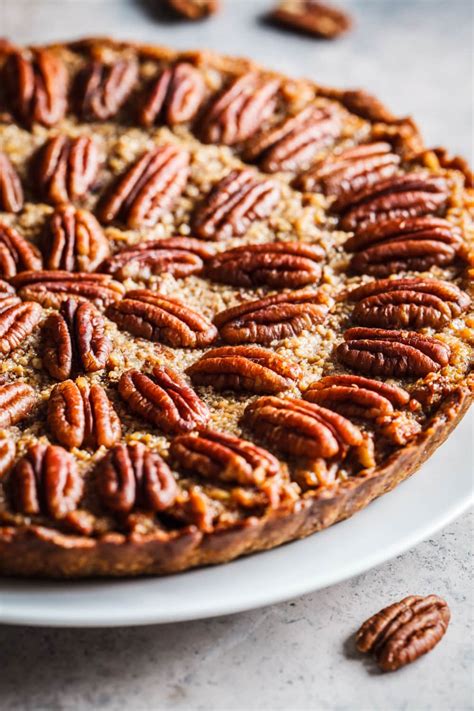 Paula Deen Pecan Pie (Easy Recipe) - Insanely Good
