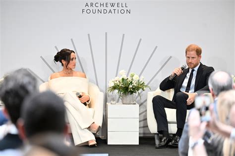 Duke and Duchess of Sussex arrive at mental health conference in New