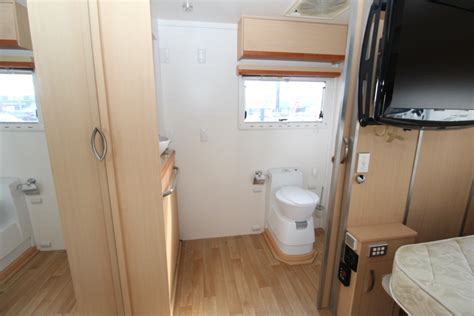 2007 Paradise Mercedes Independence Dual Slide Out