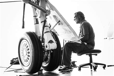 Gulfstream maintenance services and worldwide support for your aircraft.