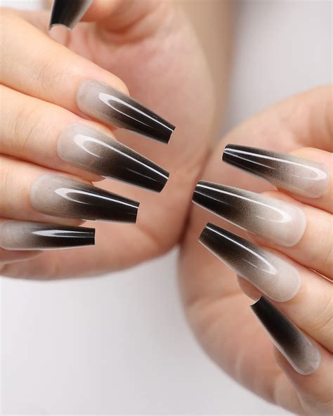 Chiêm ngưỡng mẫu ombre nails black được yêu thích nhất