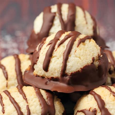 Vegan Coconut Macaroons - Loving It Vegan