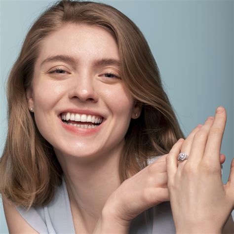 What Finger Does a Promise Ring Go On? Complete Answers