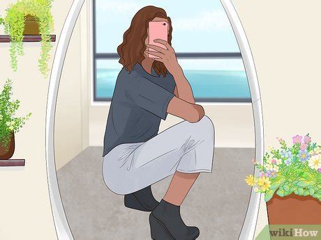 how to take a mirror selfie without the phone showing