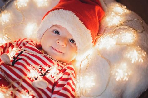 25 Christmas Baby Photoshoot Ideas at Home