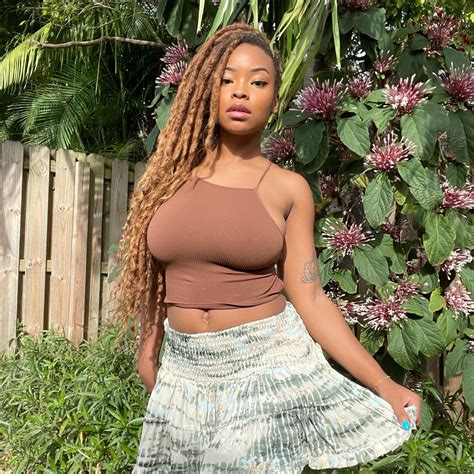 Bella Zuri - Bella Zuri added a new photo.