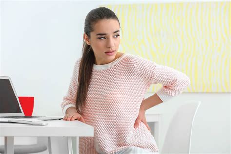 7 Signs That Your Back Pain Is More Serious Than You Think - Aaptiv