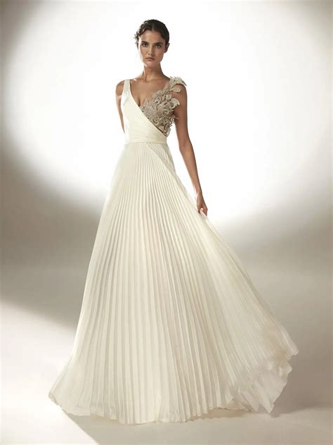 40 Alternative Wedding Dresses for Non Traditional Individuals